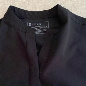 FIGS Rafaela Black Medium Scrub Top